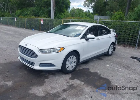 2013 Ford Fusion S z USA, uszkodzony, nr VIN 3FA6P0G71DR164958